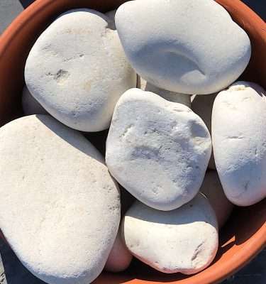 Pierre polie blanche contemporaine