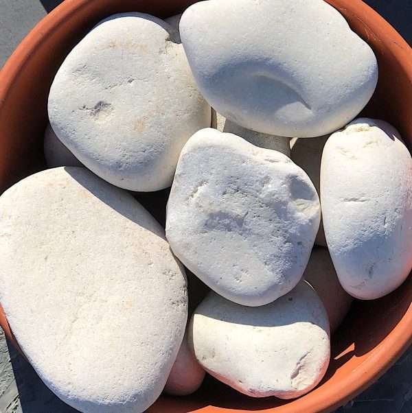 Pierre polie blanche contemporaine